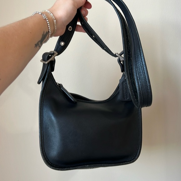 Coach Handbags - Vintage Coach American Janice Legacy Bag Black Silver Hardwear Crossbody